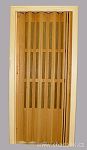 Shrnovací dveře dřevěné, prosklené 3 řady